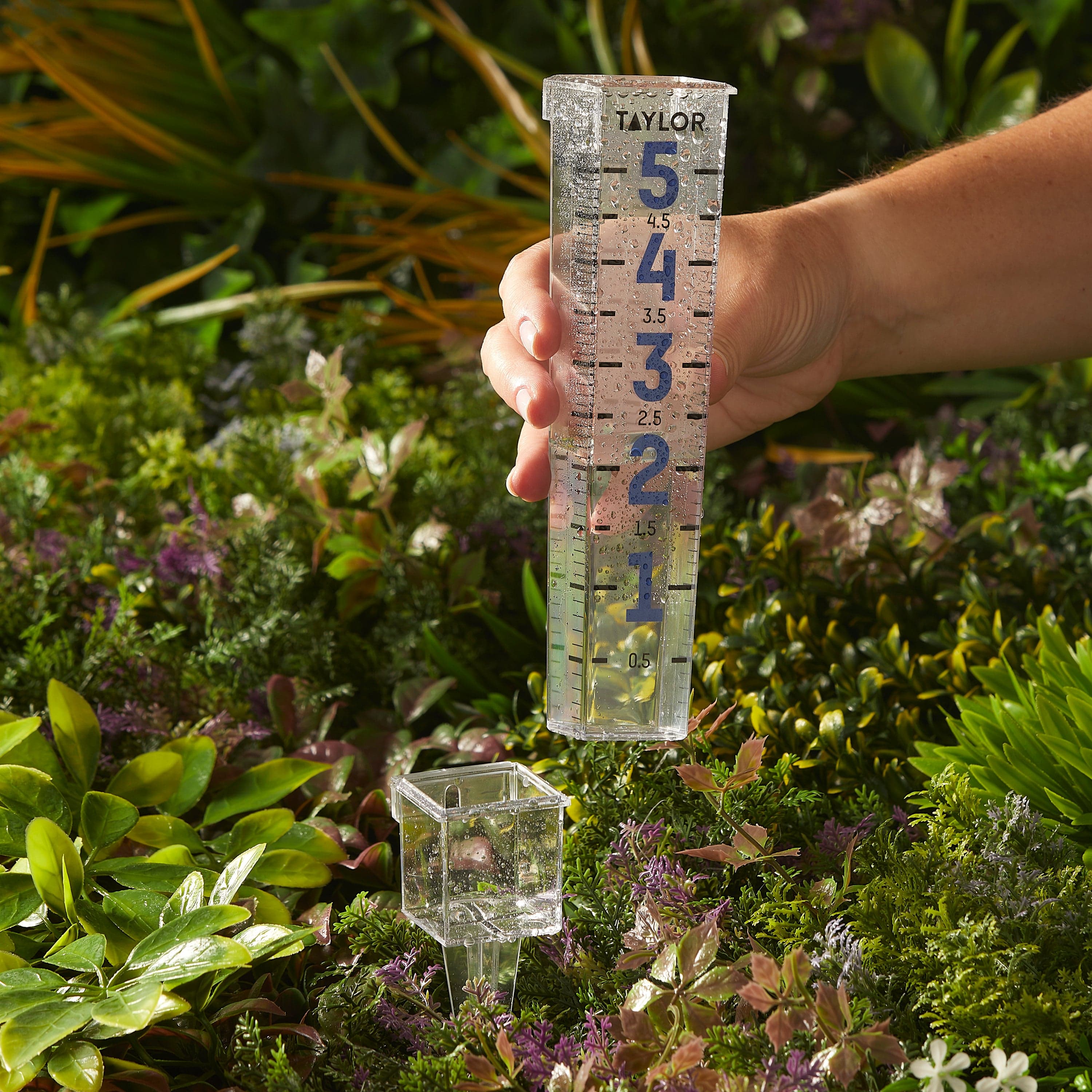 Metallic Numbers Rain Gauge - Image 3